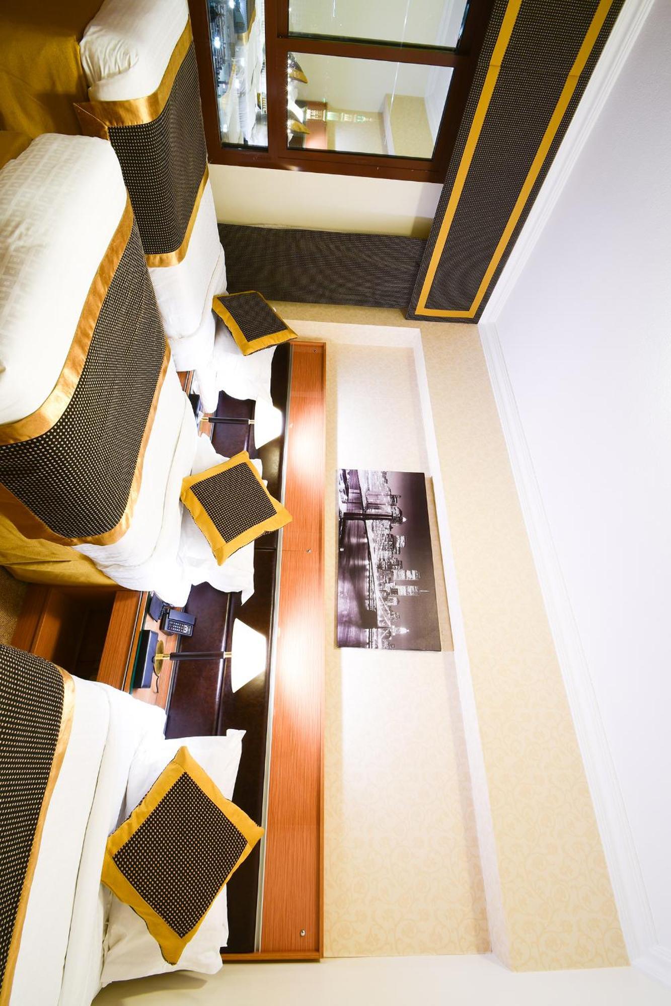 Golden Tulip Al Shakreen Медина Екстериор снимка
