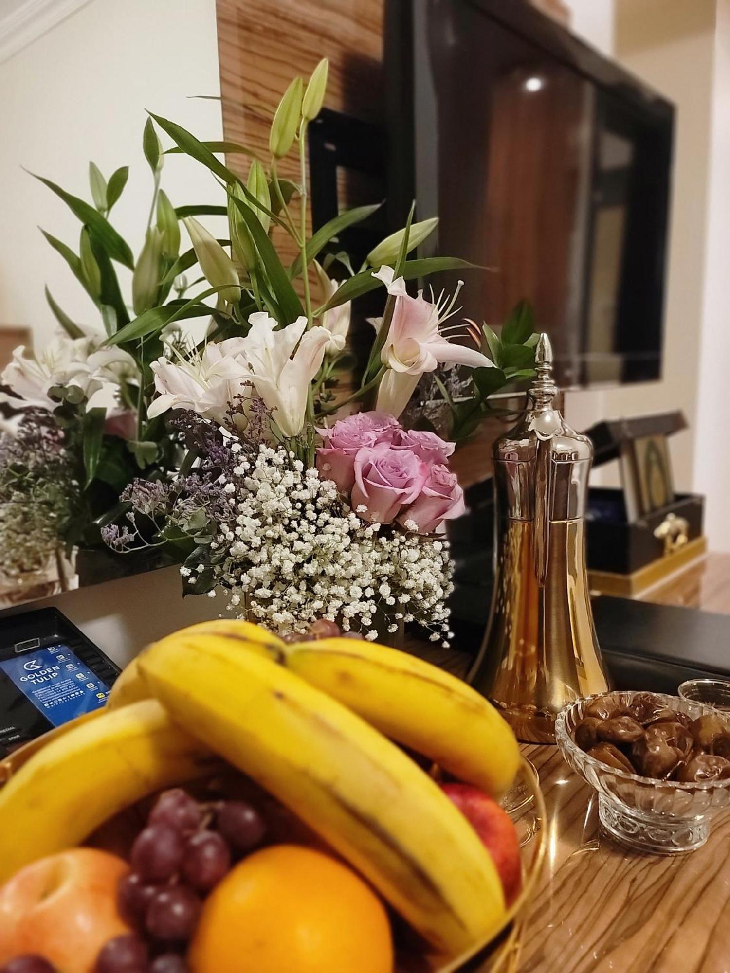 Golden Tulip Al Shakreen Медина Екстериор снимка